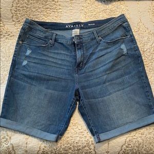 Ava & Viv Bermuda distressed Jean Shorts sz 20